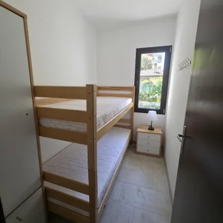 Διαμέρισμα Spacious Single House With Barbecue And Garden